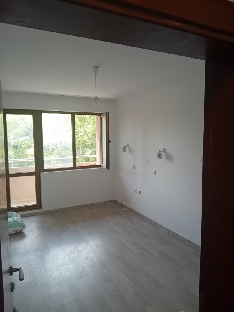 Zu vermieten  3+ Schlafzimmer Burgas , Lazur , 100 qm | 33627857 - Bild [8]