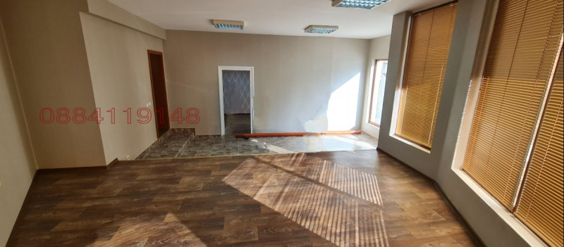 Дава под Наем МАГАЗИН в област Велико Търново, гр. Горна Оряховица - 95 кв.м / 250 € » 488.96 лв.