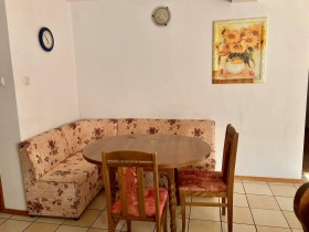 1 quarto Lazur, Burgas 12