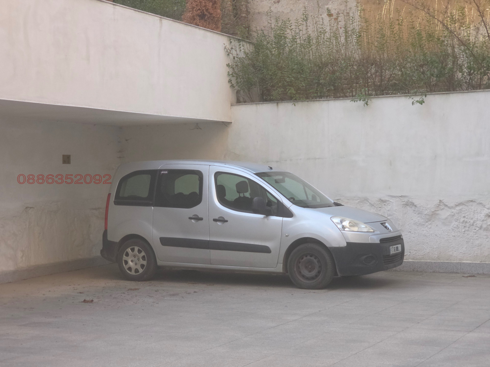 Дава под наем ГАРАЖ, ПАРКОМЯСТО, гр. София, Редута, снимка 4 - Гаражи и паркоместа - 54116201