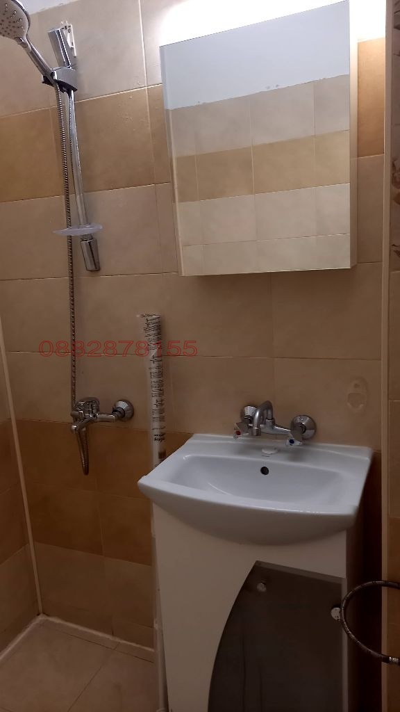 Дава под наем 2-СТАЕН, гр. София, Света Троица, снимка 2 - Апартаменти - 53456551