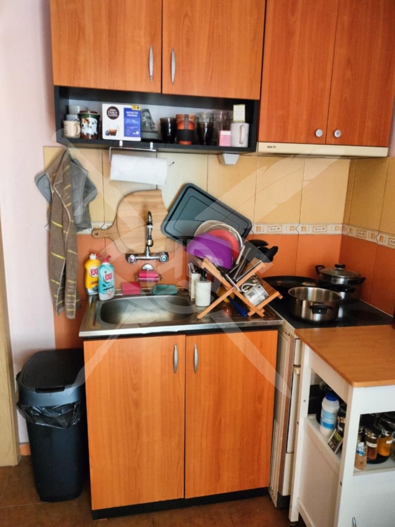 Kiadó  Stúdió Varna , VINS-Cserven ploshtad , 20 négyzetméter | 17024797