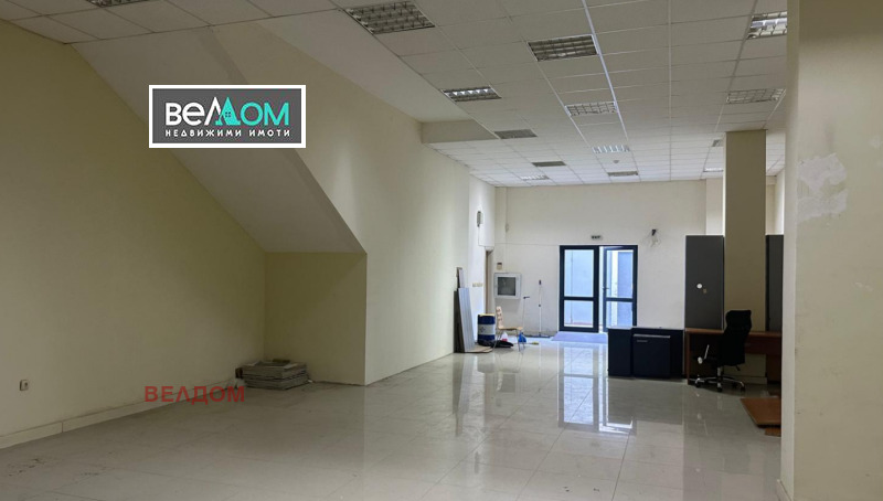 Дава под Наем СКЛАД в град Варна, Младост 1 - 200 кв.м / 800 € » 1 564.66 лв., ВЕЛДОМ