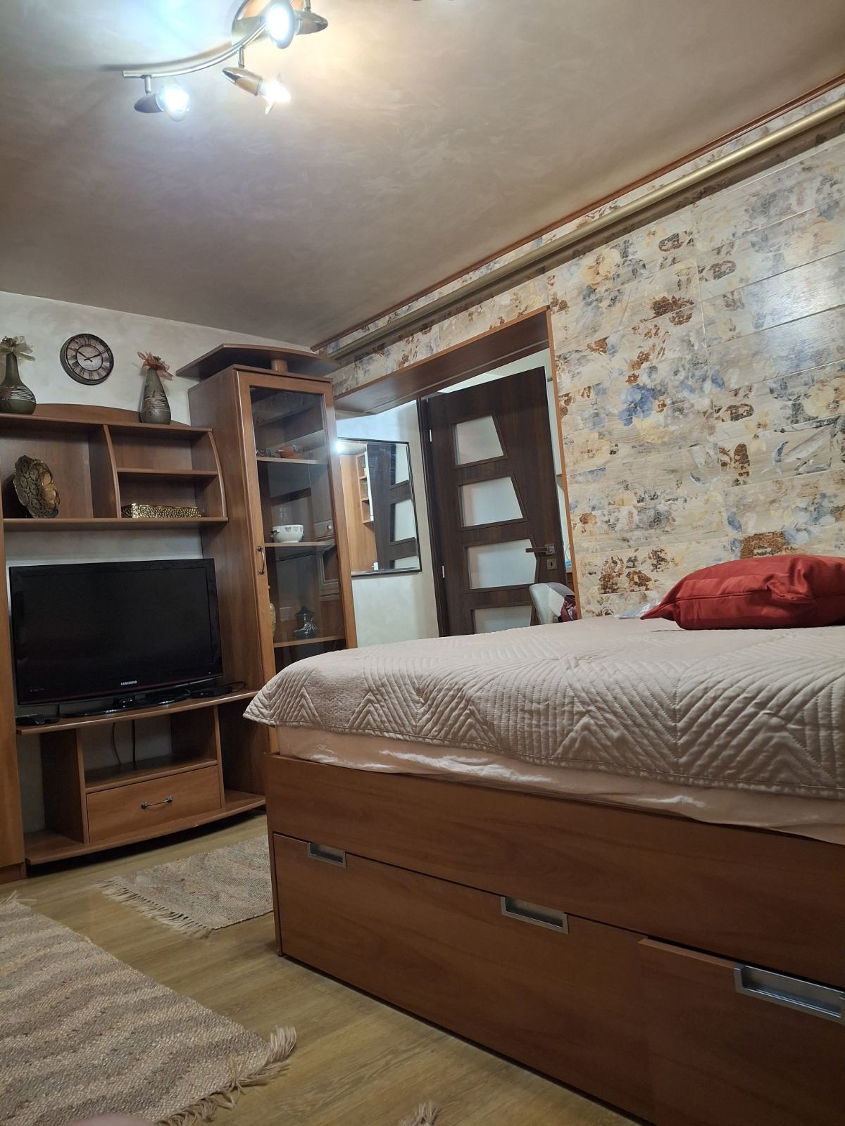 Дава под наем 1-СТАЕН, гр. София, Лозенец, снимка 2 - Апартаменти - 56009536