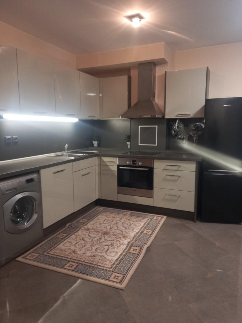 A louer  2 chambres Sofia , Vitocha , 102 m² | 77883327