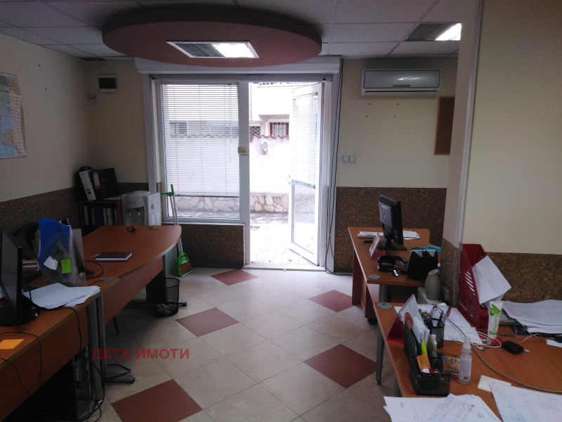 För uthyrning  Kontor Sofia , Strelbistje , 50 kvm | 34289131 - bild [3]