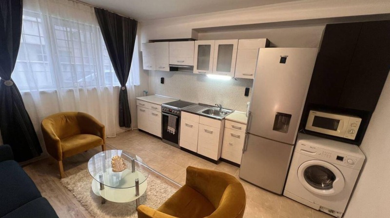 De inchiriat  1 dormitor Varna , Colhozen pazar , 60 mp | 30318678