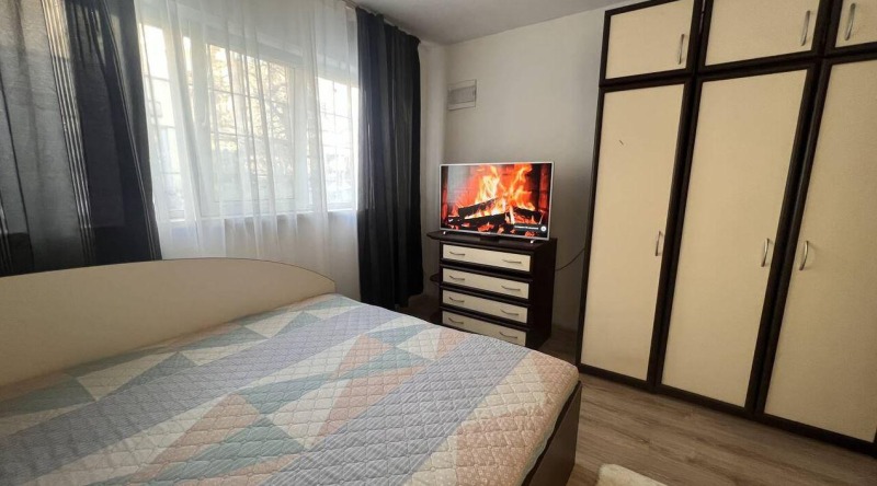 De inchiriat  1 dormitor Varna , Colhozen pazar , 60 mp | 30318678 - imagine [4]