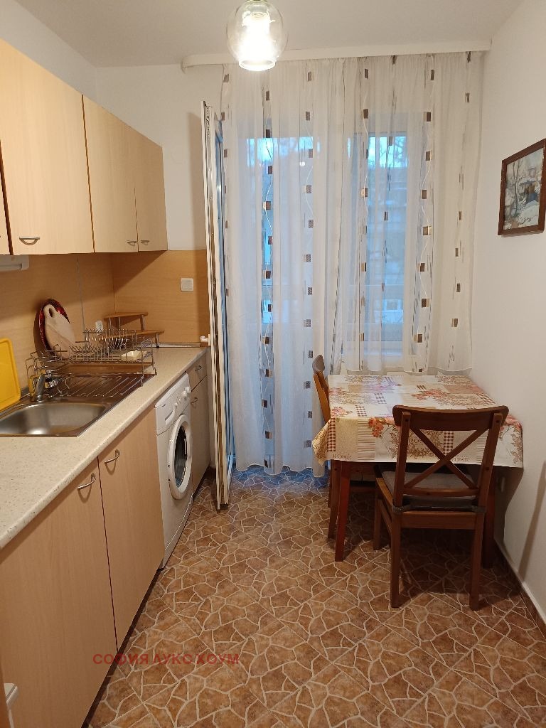 En renta  2 dormitorios Sofia , Poduyane , 85 metros cuadrados | 55941158 - imagen [14]