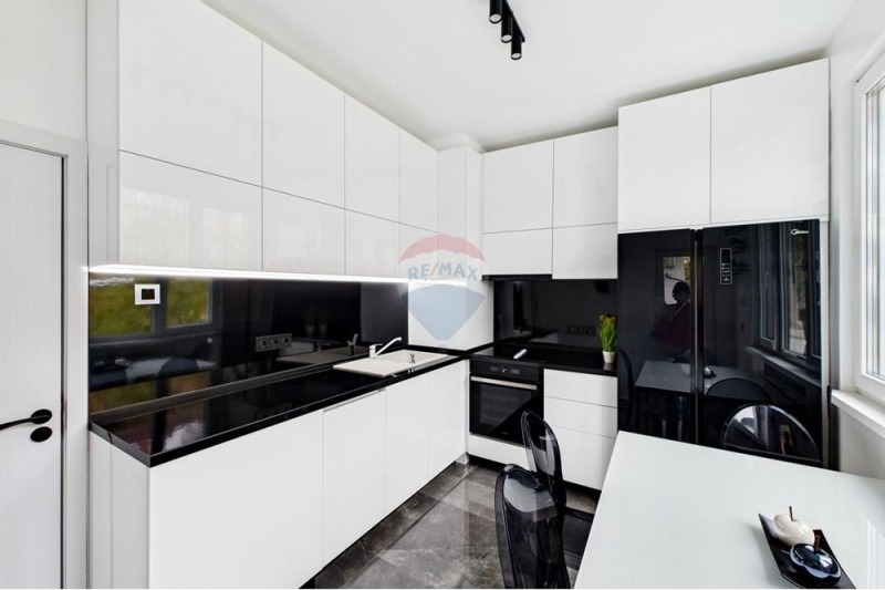 Дава под наем 3-СТАЕН, гр. София, Оборище, снимка 6 - Апартаменти - 52353876