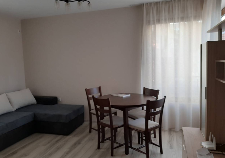 Дава под нем  2-стаен, град Бургас, Център •  500 EUR • ID 19872704 — holmes.bg - [1] 