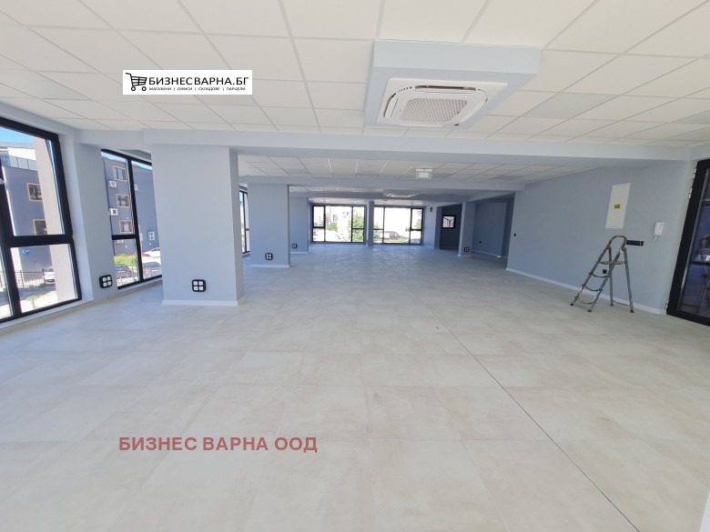 Προς ενοικίαση  Κατάστημα Βαρνα , Βαζραζδανε 4 , 239 τ.μ | 93852701