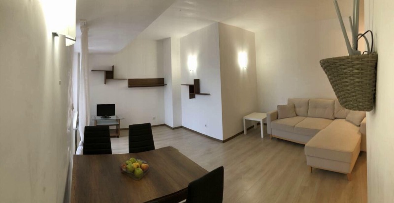 Дава под нем  3-стаен, град София, Младост 4 •  699 € • ID 41135066 — holmes.bg - [1] 