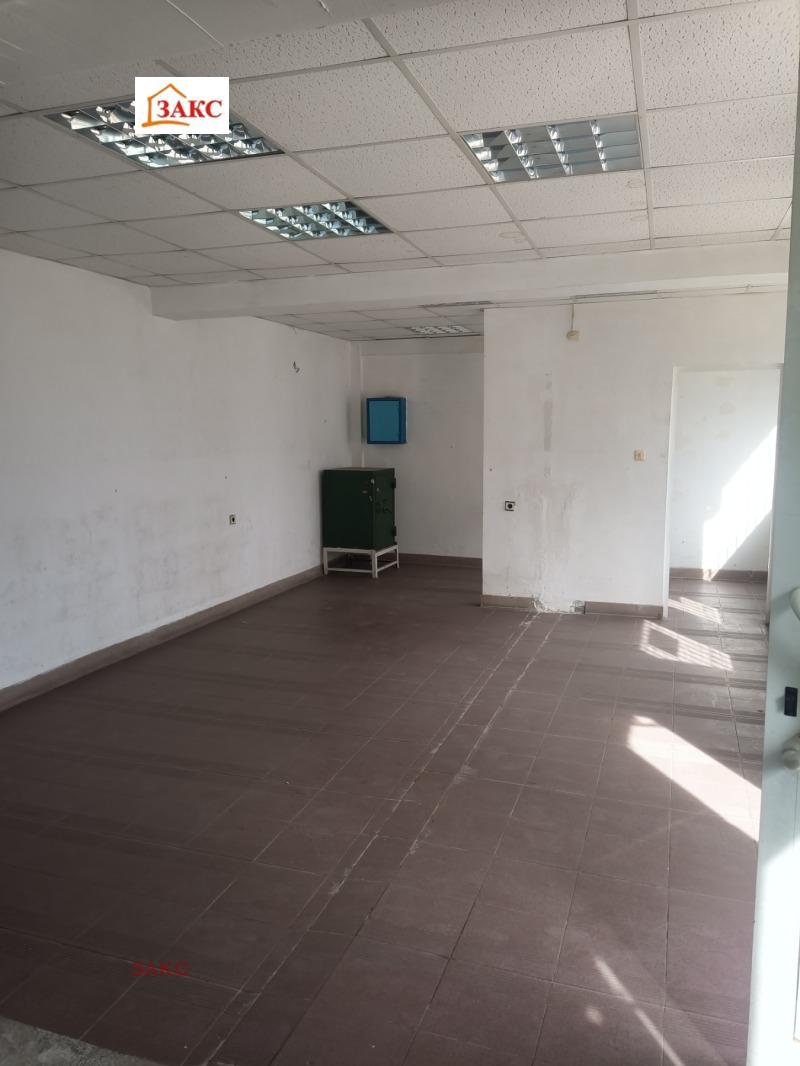 Дава под Наем СКЛАД в град Кърджали, Промишлена зона - Изток - 55 кв.м / 260 € » 508.52 лв., ЗАКС