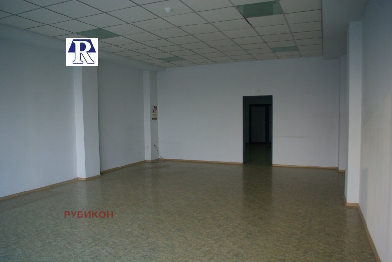 Дава под Наем МАГАЗИН в град Пловдив, Индустриална зона - Север - 95 кв.м / 600 € » 1 173.50 лв., РУБИКОН