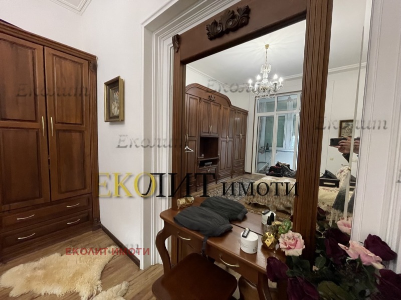 Zu vermieten  3+ Schlafzimmer Sofia , Zentar , 210 qm | 60190242 - Bild [8]