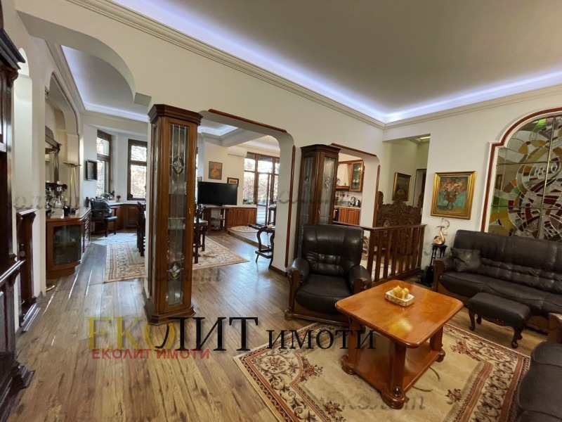 Zu vermieten  3+ Schlafzimmer Sofia , Zentar , 210 qm | 60190242 - Bild [5]