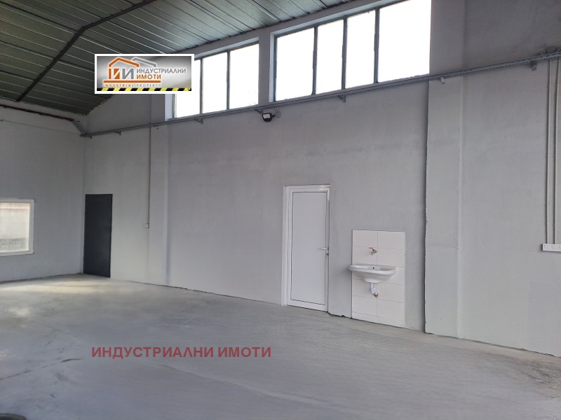 De inchiriat  Cladire industriala Plovdiv , Industrialna zona - Sever , 300 mp | 38539032 - imagine [4]