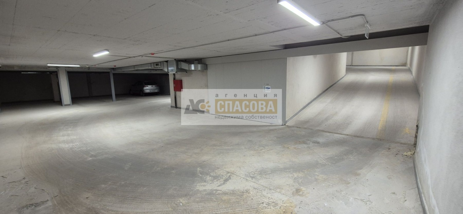 Дава под наем ГАРАЖ, ПАРКОМЯСТО, гр. Варна, Център