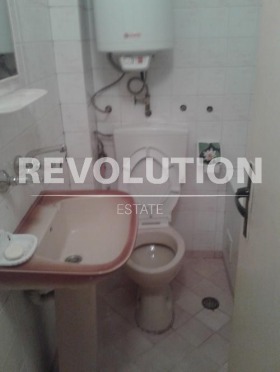 1 quarto Okrajna bolnica-Generali, Varna 6