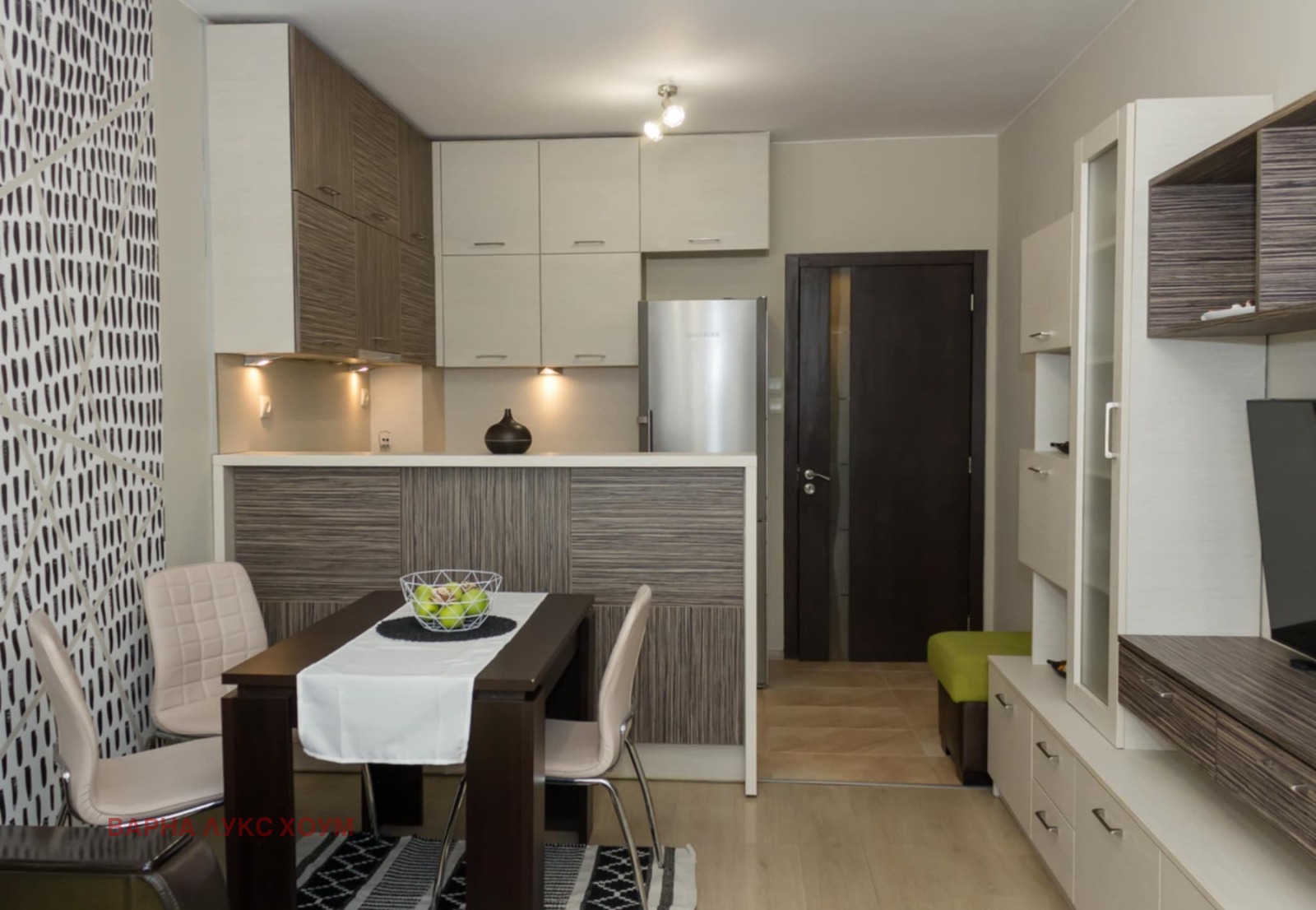 Дава под наем 2-СТАЕН, гр. Варна, Лятно кино Тракия, снимка 2 - Апартаменти - 53911319