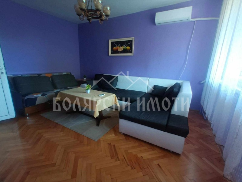 Vuokrattavana  2 makuuhuonetta Veliko Tarnovo , Tsentar , 100 neliömetriä | 27881129