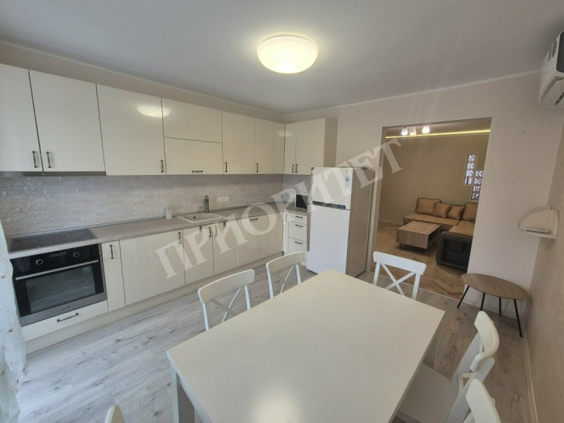 Дава под Наем 3-СТАЕН в град Варна, Център - 100 кв.м / 920 € » 1 799.36 лв., ПРИОРИТЕТ
