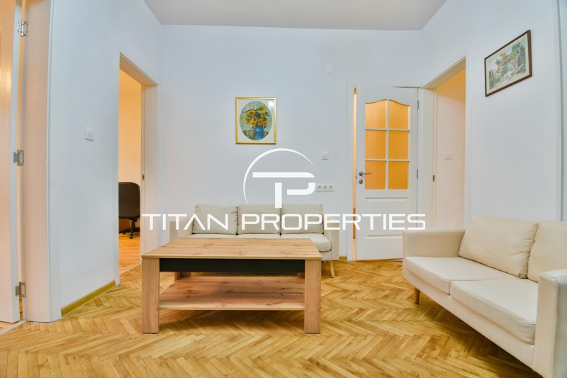 Zu vermieten  3 Schlafzimmer Sofia , Zentar , 87 qm | 98812188