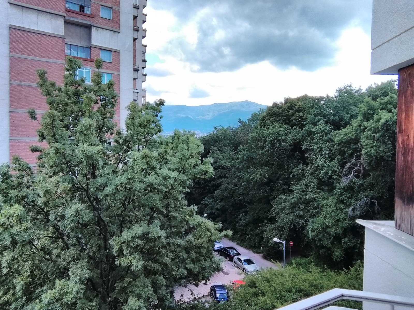 Дава под наем 3-СТАЕН, гр. София, Изгрев, снимка 2 - Апартаменти - 55609306