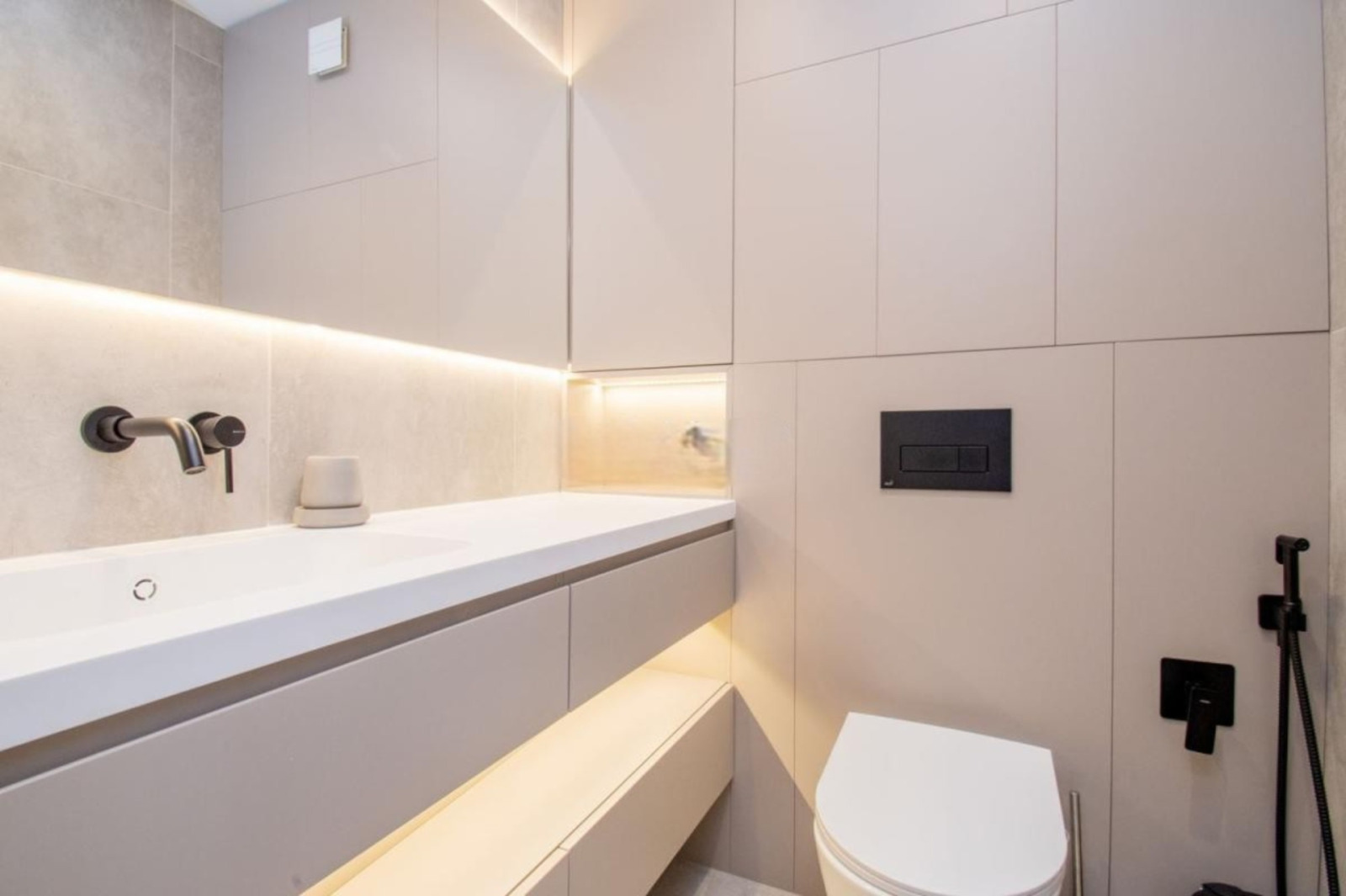 Дава под наем 3-СТАЕН, гр. София, Център, снимка 16 - Апартаменти - 55604709