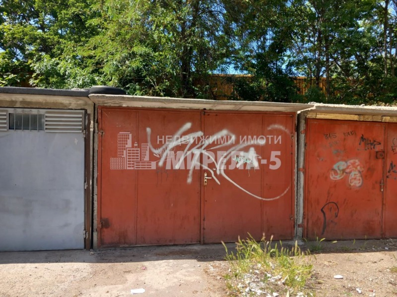 Te huur  Garage Ruse , Vazrazjdane , 16 m² | 99640169