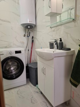 1 dormitor Slaveicov, Burgas 11