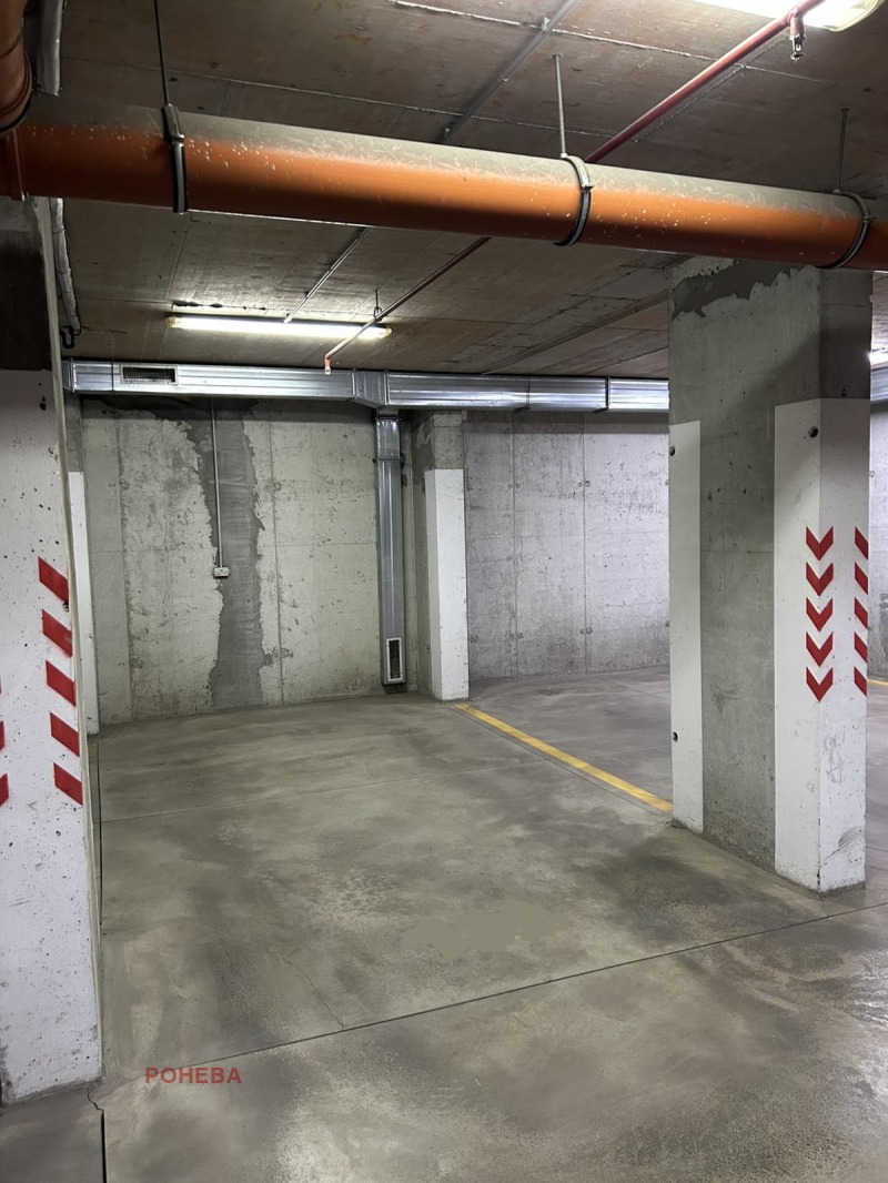 Da affittare  Posto auto Varna , Levski 1 , 15 mq | 91114495