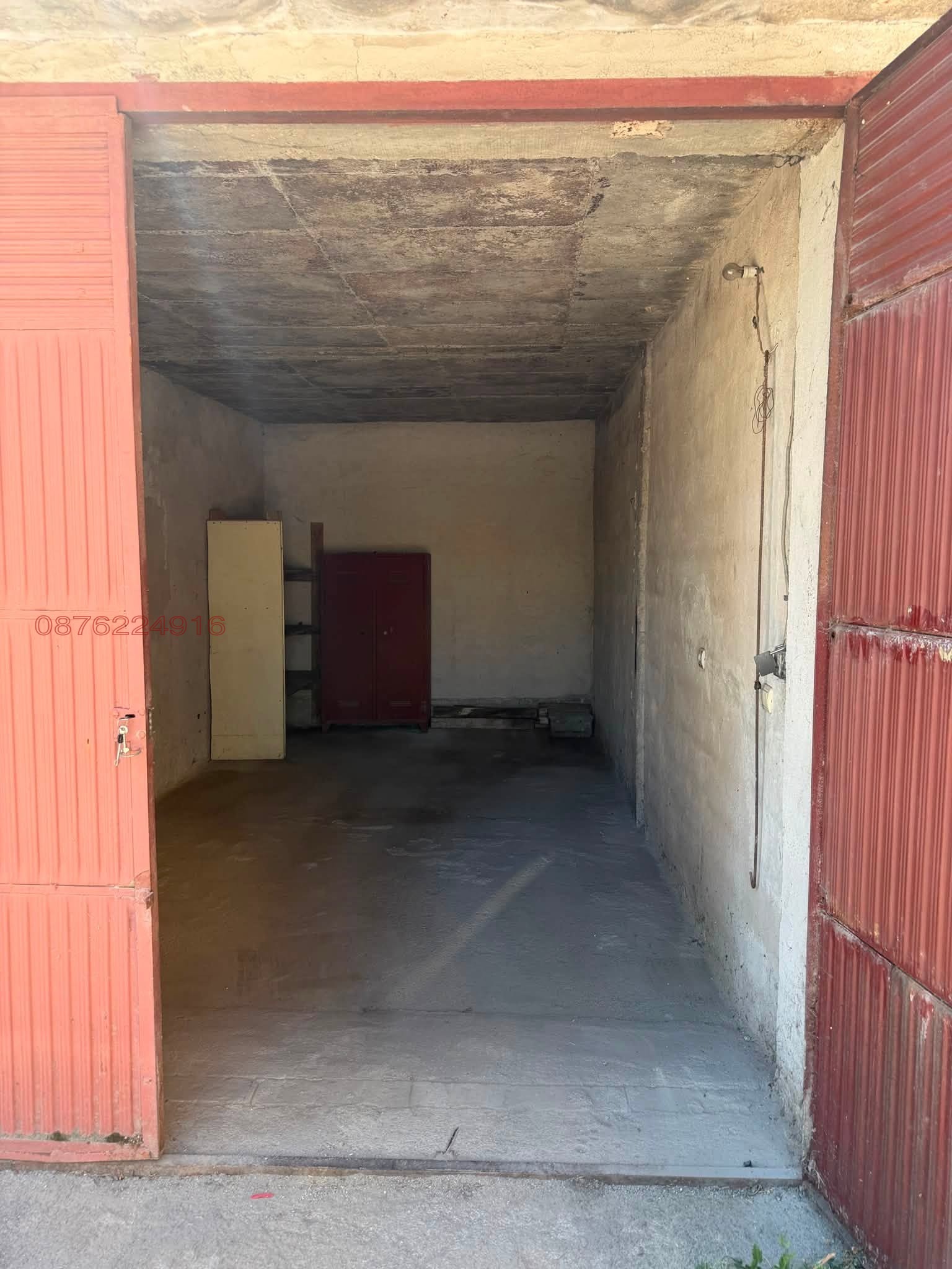 Дава под наем ГАРАЖ, ПАРКОМЯСТО, гр. Перник, Изток, снимка 2 - Гаражи и паркоместа - 55688157
