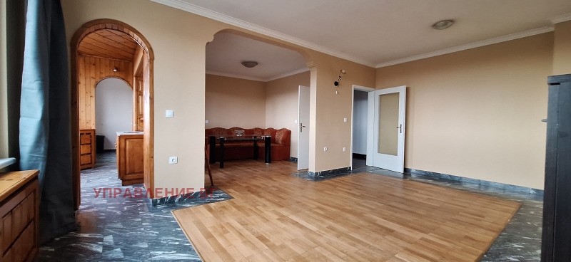 Para alugar  3 quartos Sofia , Ilinden , 140 m² | 86709029