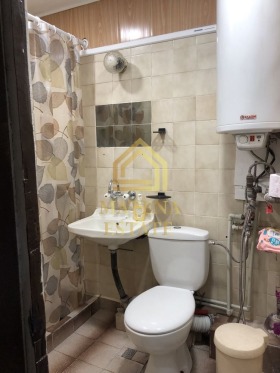 1 chambre Asparouhovo, Varna 8