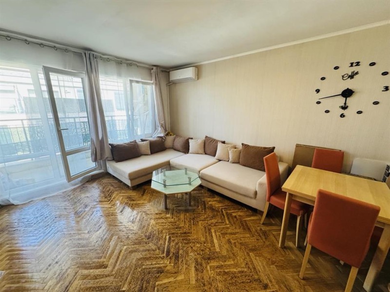 Zu vermieten  1 Schlafzimmer Sofia , Zentar , 71 qm | 48565655 - Bild [2]