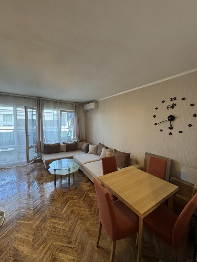 Zu vermieten  1 Schlafzimmer Sofia , Zentar , 71 qm | 48565655 - Bild [3]