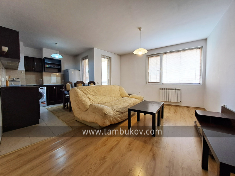 Дава под нем  3-стаен, град София, Център •  600 EUR • ID 51026714 — holmes.bg - [1] 