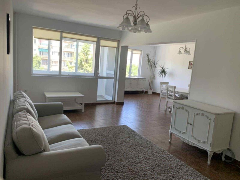 Издаје се  2 спаваће собе Софија , Бакстон , 130 м2 | 83505523