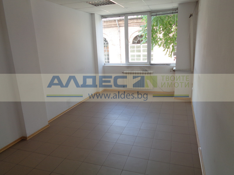 Te huur  Kantoor Sofia , Tsentar , 230 m² | 29253824 - afbeelding [2]