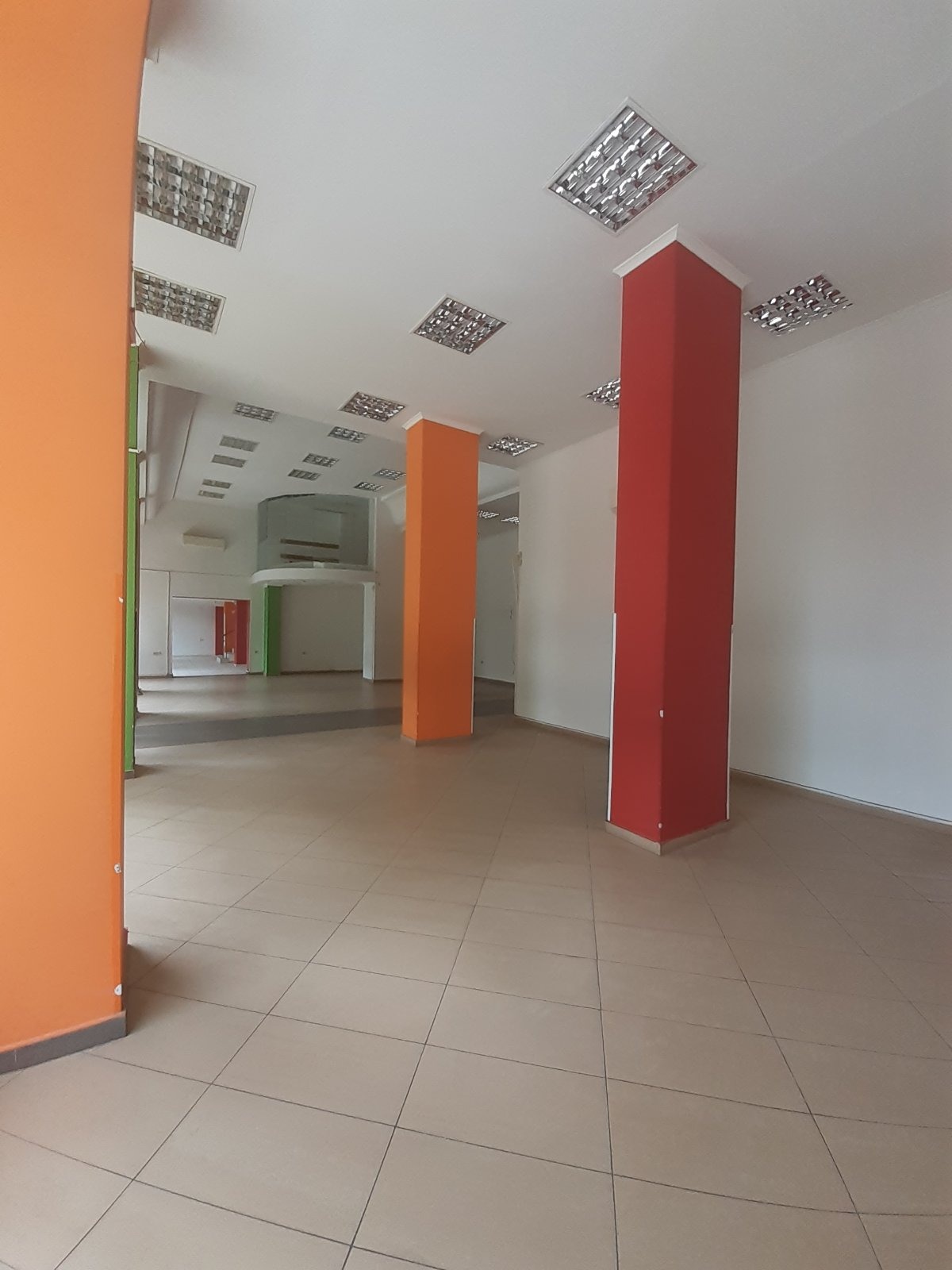 Дава под наем МАГАЗИН, гр. Хасково, Център, снимка 8 - Магазини - 53893607