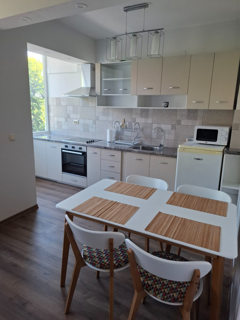Kiadó  2 hálószobás Stara Zagora , Centar , 70 négyzetméter | 60029755