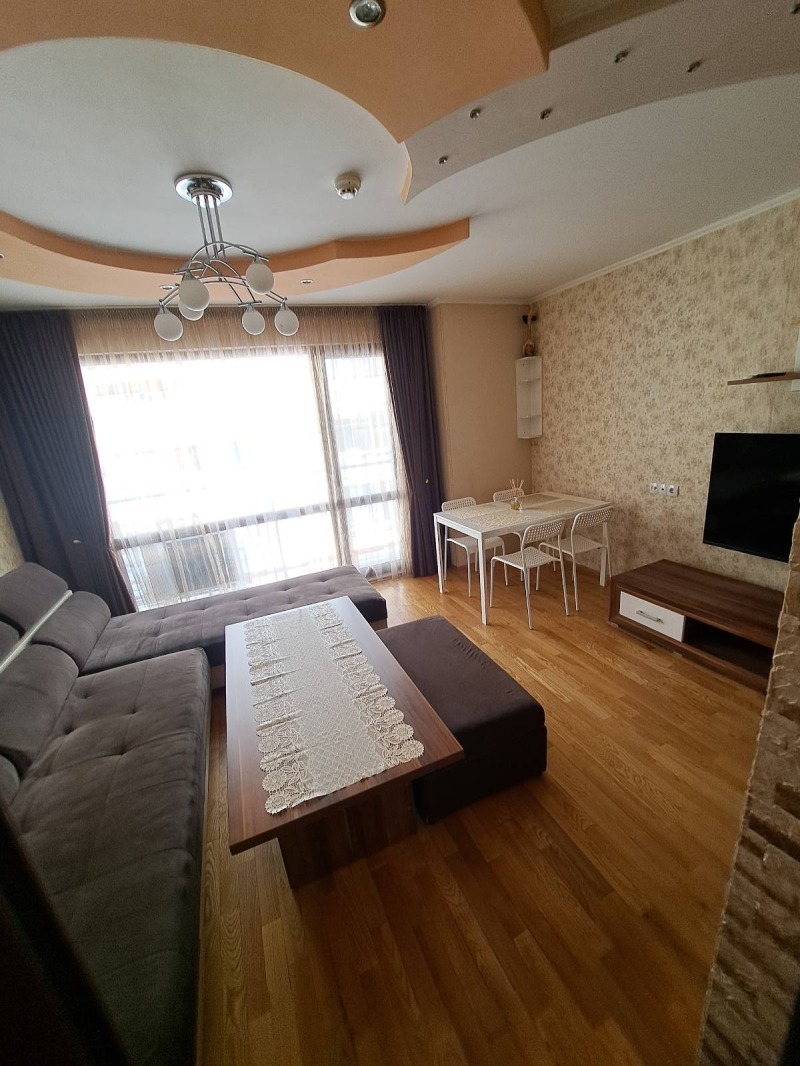 Дава под Наем 3-СТАЕН в град Пазарджик, Идеален център - 78 кв.м / 400 € » 782.33 лв., ЗЕМЕЛА