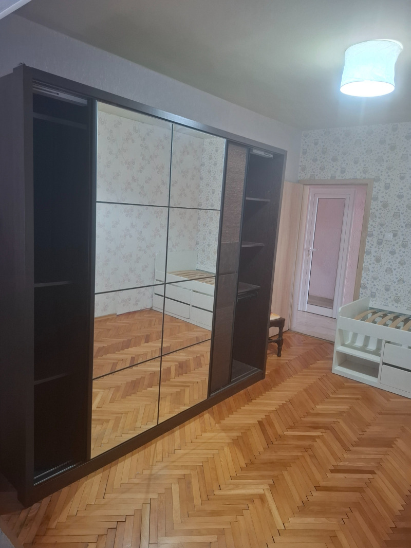 Дава под наем  2-стаен град Перник , Център , 65 кв.м | 17956236 - изображение [13]