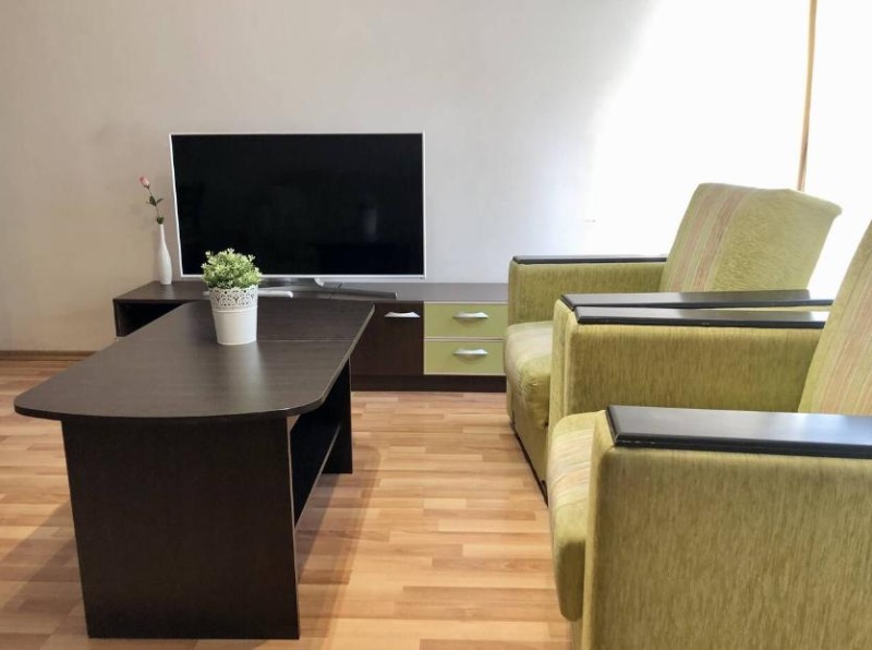 For Rent  2 bedroom Plovdiv , Mladezhki Halm , 110 sq.m | 69349191 - image [2]