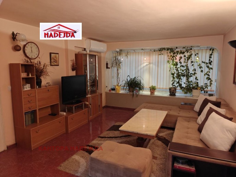 В аренду  2 спальни Варна , Лятно кино Тракия , 100 кв.м | 92533633