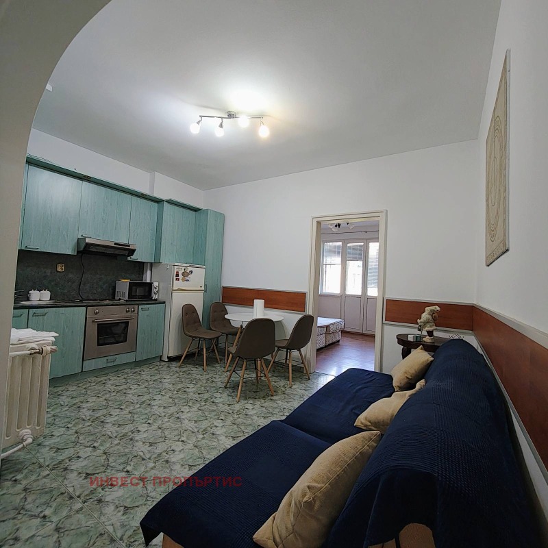 Дава под нем  4-стаен, град София, Център •  760 € • ID 49702195 — holmes.bg - [1] 