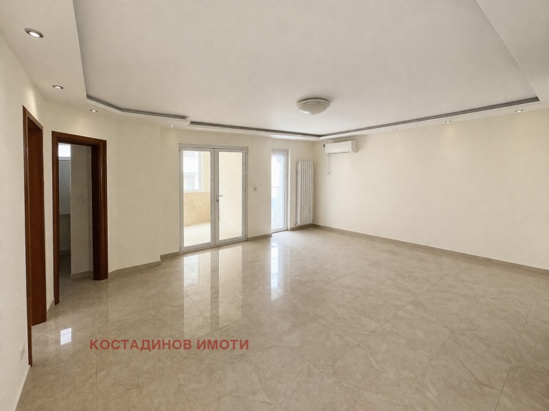Дава под Наем ОФИС в град Пловдив, Кършияка - 200 кв.м / 1 650 € » 3 227.12 лв., КОСТАДИНОВ ИМОТИ