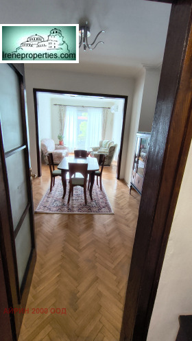 2 quartos Doktorski pametnik, Sofia